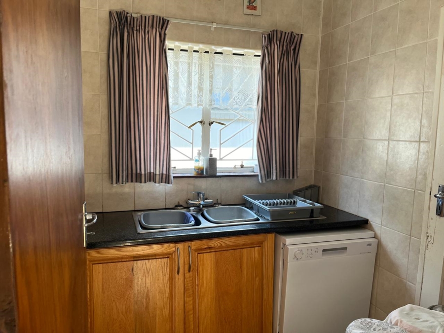 5 Bedroom Property for Sale in Theunissen Free State